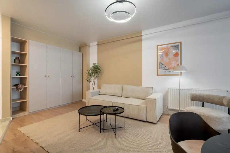 Nasaud Apartament 2 camere   Vanzare - Mobilat cu Designer Direct Propietar